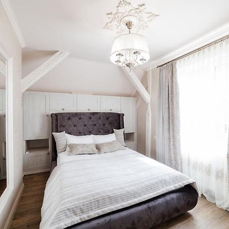Lux Apartment On Duhnovicha Street .Free Parking. ウージュホロド エクステリア 写真
